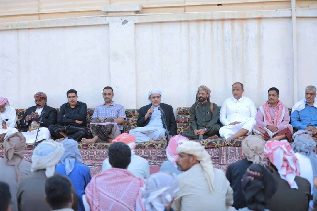 الكثيري يعقد لقاء موسعا بمشايخ ووجهاء وشباب قبيلة آل كثير في سيئون الكثيري يعقد لقاء موسعا بمشايخ ووجهاء وشباب قبيلة آل كثير في سيئون