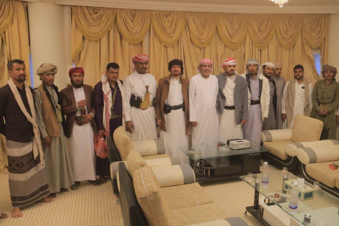 رئيس الجمعية الوطنية يلتقي شباب من آل كثير بوادي حضرموت