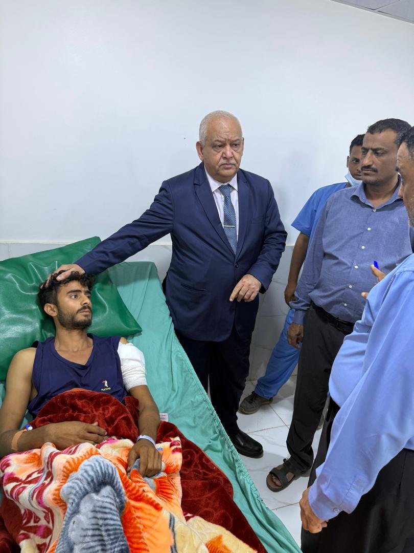 الوزير الوالي يزور جرحى معركة تحرير وادي حضرموت ويشيد بتضحيات أبطال القوات المسلحة الجنوبية