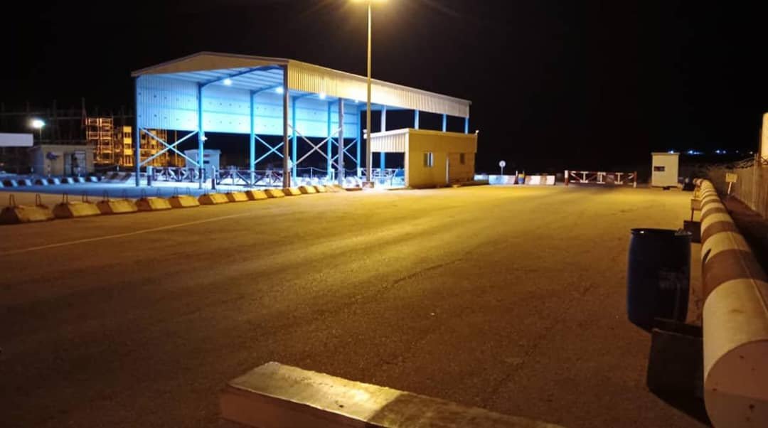 قوات النخبة الحضرمية تؤمن مواقع حماية الشركات النفطية في هضبة حضرموت بعد استعادة السيطرة قوات النخبة الحضرمية تؤمن مواقع حماية الشركات النفطية في هضبة حضرموت بعد استعادة السيطرة