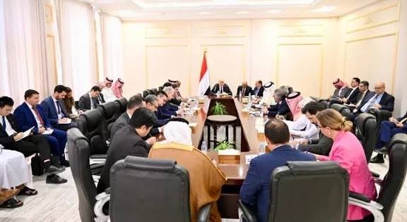 رشاد العليمي يتلقى صفعة مدوية في الرياض من سفراء الرباعية رشاد العليمي يتلقى صفعة مدوية في الرياض من سفراء الرباعية