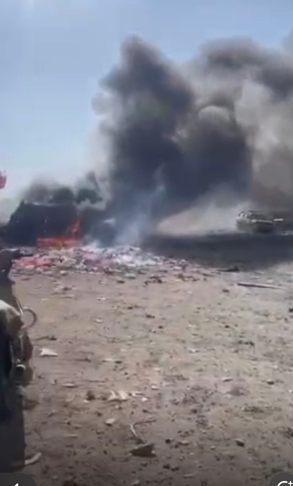 عاجل | استهداف موكب الشيخ القائد حمدي شكري بسيارة مفخخة في جعولة عاجل | استهداف موكب الشيخ القائد حمدي شكري بسيارة مفخخة في جعولة