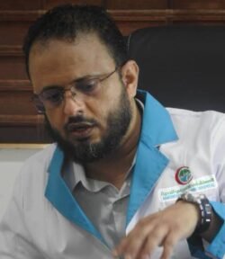 عندما يكون الطبيب إنسانا بالدرجة الأولى.. عمل طبي يذكرنا بالزمن الجميل حياة المريض أولا