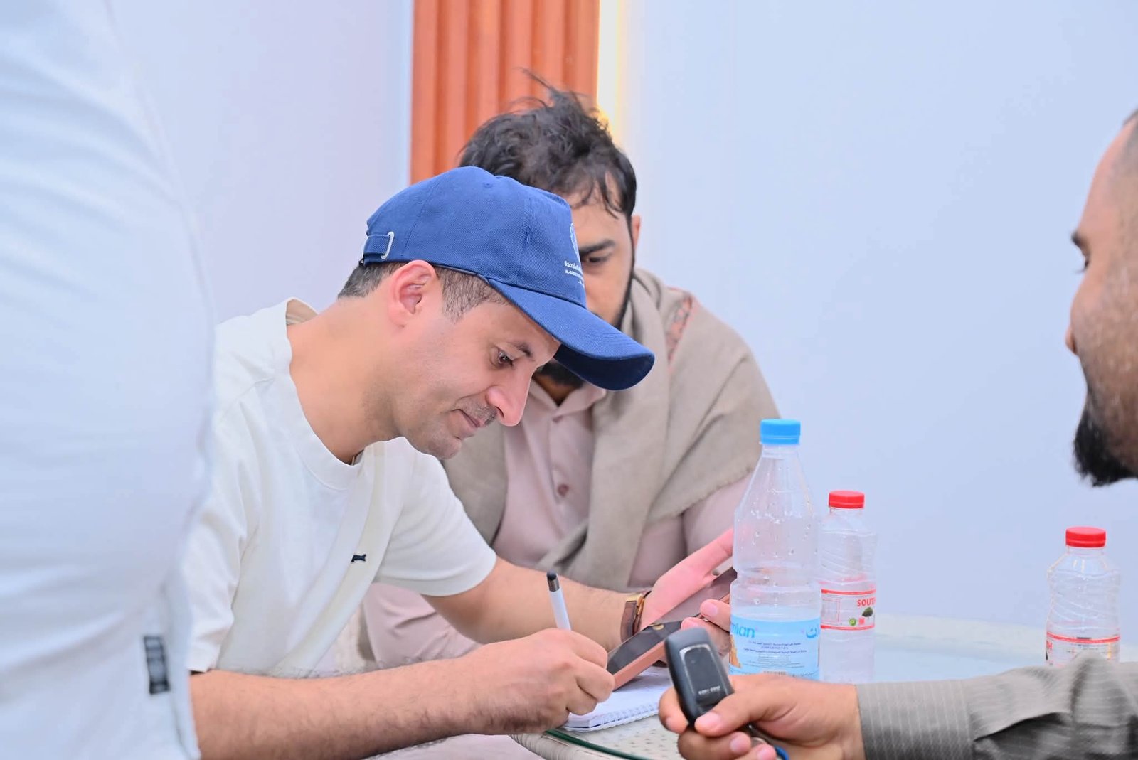 سوق الطاقة.. شركة الراعبي تراهن على دمج السيارات الكهربائية بالطاقة الشمسية في اليمن