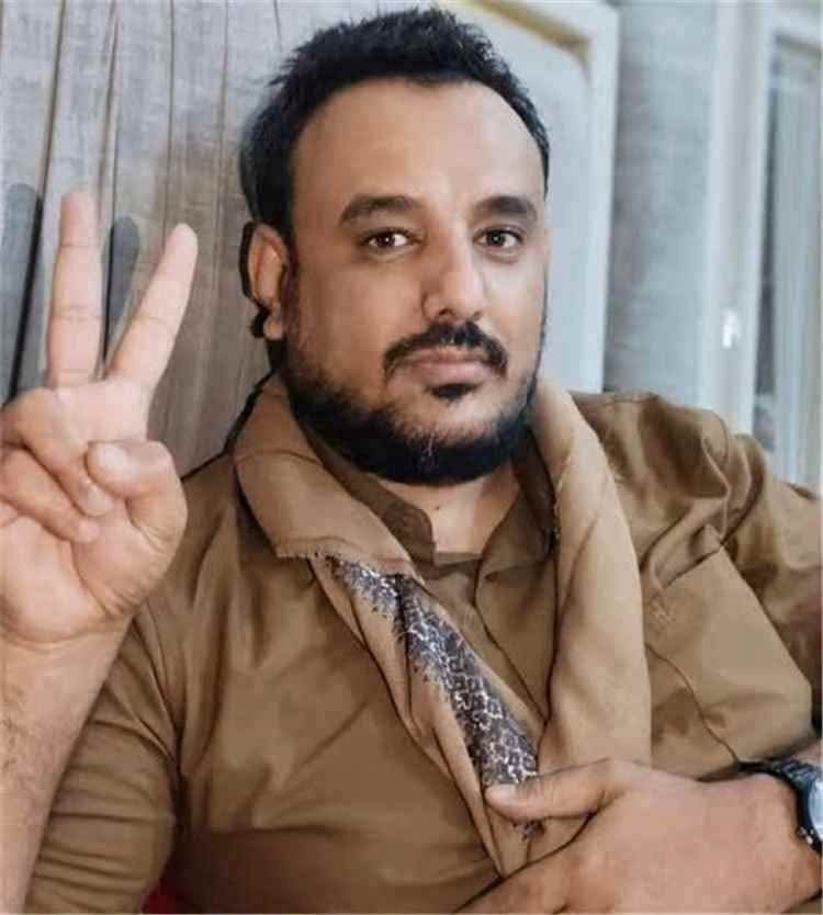 السجون مهما طالت لا تكسر عزيمة وإرادة الأحرار.. المناضل معين المقرحي يتنفس هواء الحرية