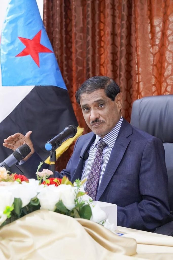 اللواء الركن فرج البحسني.. يدعو الى المشاركة الواسعة بثورة 14 أكتوبر الخالدة بروح الأخوة والتلاحم واستحضار عظمة بطولات الآباء والأجداد اللواء الركن فرج البحسني.. يدعو الى المشاركة الواسعة بثورة 14 أكتوبر الخالدة بروح الأخوة والتلاحم واستحضار عظمة بطولات الآباء والأجداد