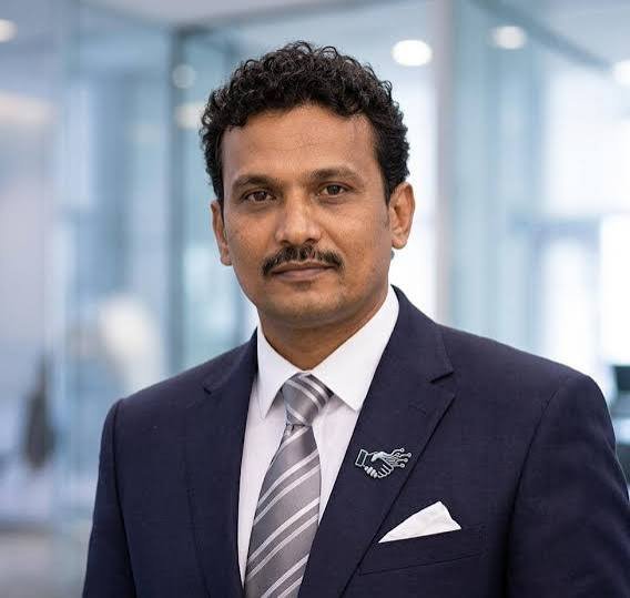 منصور البيجر الكازمي: هزيمة ساحقة للحوثيين في باب المندب وسقوط المشروع الإيراني